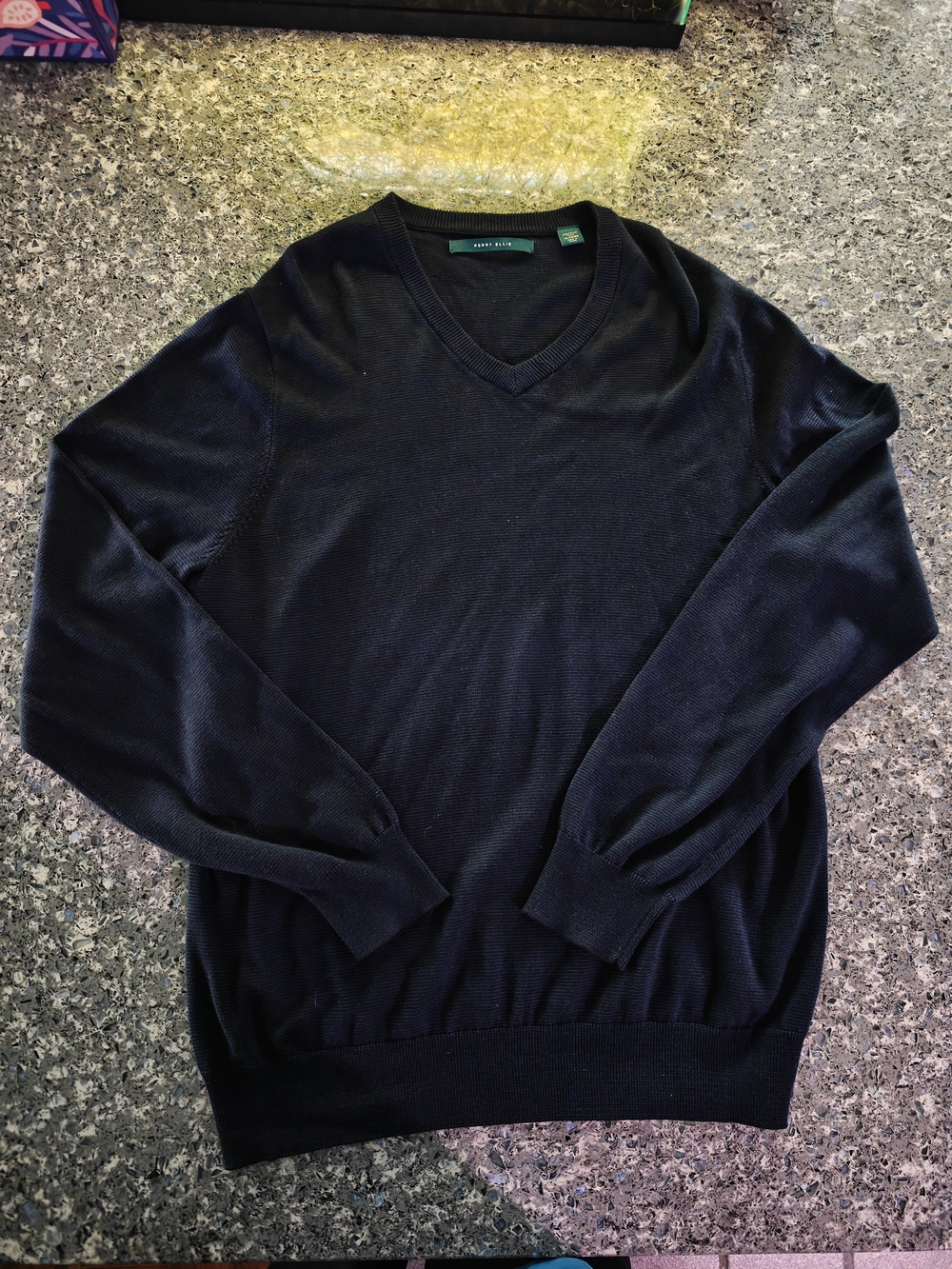 Perry Ellis Men's V-Neck Navy